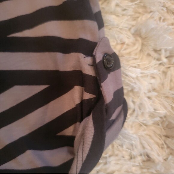 Daisy Fuentes Long sleeve top size S NWT - Picture 3 of 7